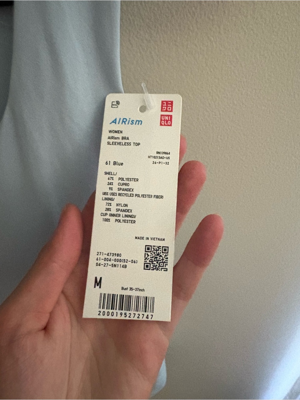 UNIQLO AIRism Light Blue Scoop Neck Tank Top-built-in bra - Picture 3 of 4